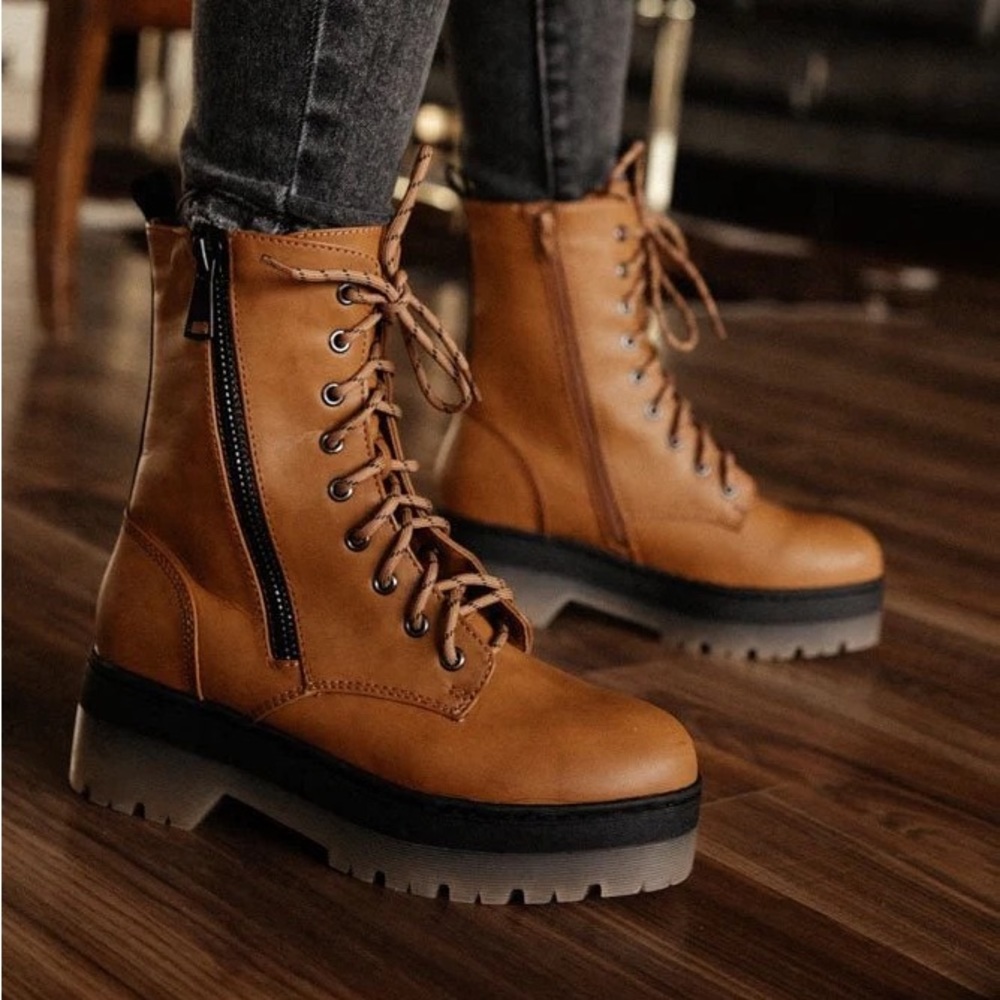 Mia Colin Camel Brown Platform Side Zipper Lace Up Combat Boots Size 6.5